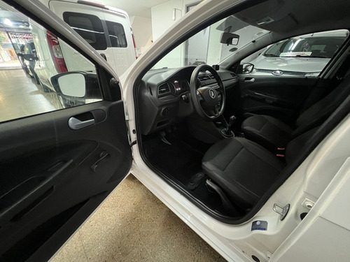Volkswagen Voyage 1.6 Trenline 101cv