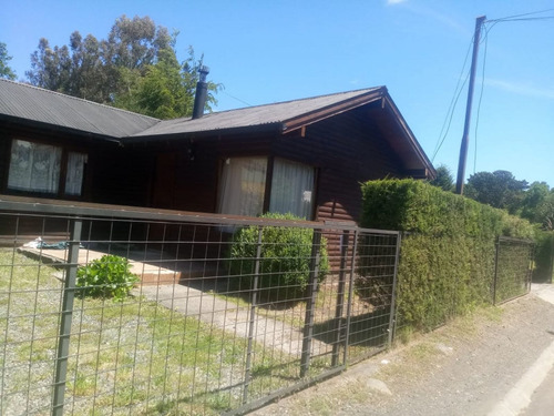 Se Vende Casa En Pucón, A Pasos Del Centro!