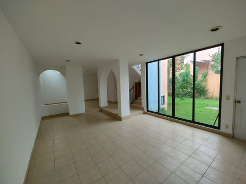 Casa Condominio En Venta En Hacienda Tétela, Cuernavaca Morelos.