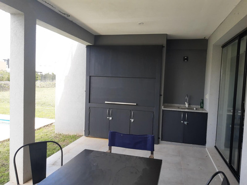 Alquiler Y Venta Casa Puertos Del Lago Con Pileta