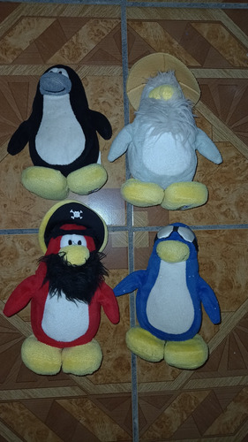 Peluche Disney Club Penguin Original Azul Celeste