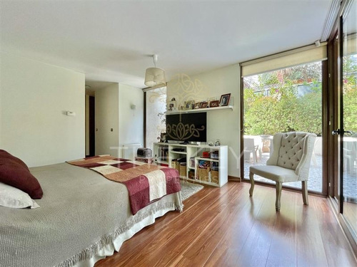 Casa En Venta De 4 Dormitorios En La Reina