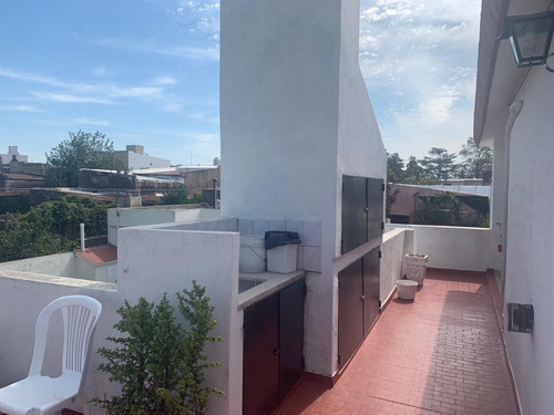 Imagen 10 de 25 de En Venta Casa En 2 Plantas, Ambientes Comodos Y Ventilados.