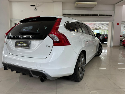 Volvo V60 2.0 T5 R DESIGN COMFORT 16V TURBO GASOLINA 4P AUTOMATIZADO