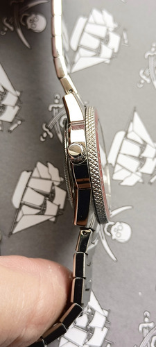 Reloj Victorinox Swiss Army, No Omega, Citizen O Seiko Acero Rojo Rojo (Usado)