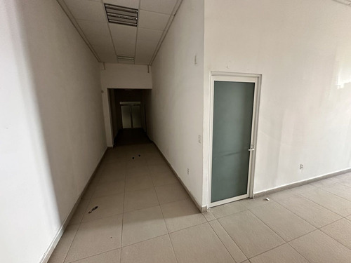 Local Comercial En Renta Blvd Belisario Con Estacionamiento