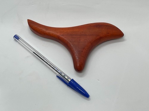 Massageador De Madeira De Lei Ponto Motor Leve E Resistente Cor Vermelho