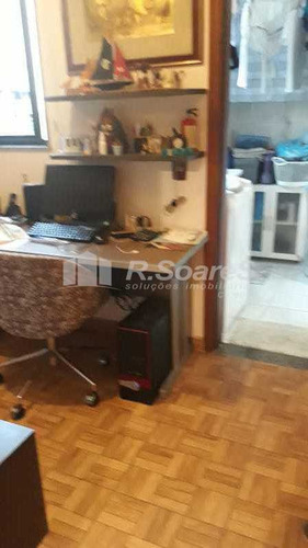 Excelente Apartamento Em Local Nobre De Vila Valqueire - Vvap20684
