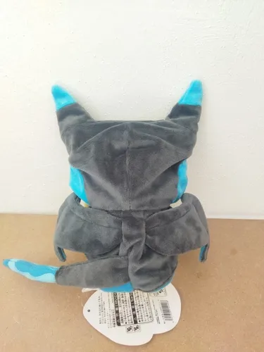 Peluche de pikachu cheap disfrazado de charizard