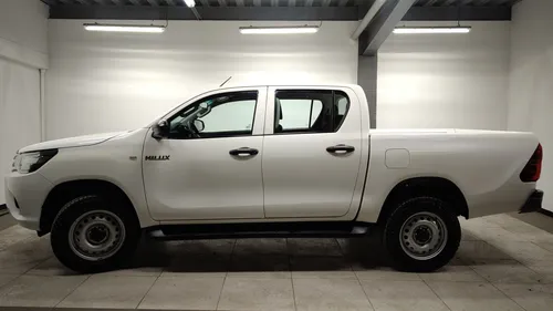 Toyota Hilux 2.7 Cabina Doble Base Mt