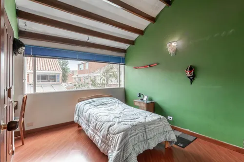 Casa En Venta En Alhambra. Cod V14653