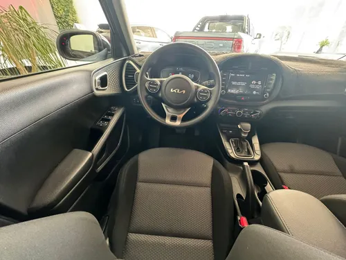 Kia Soul 5p LX L4/1.6 Aut