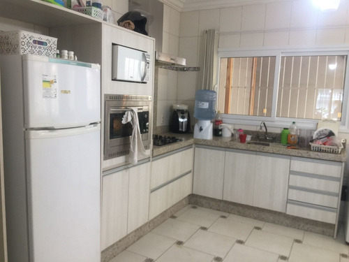 Imagem 3 de 19 de Sobrado Diferenciado Á 2km De Balneário Camboriú