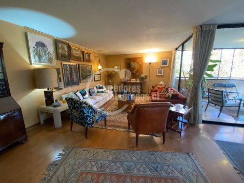 Departamento En Venta De 4 Dorm. En Providencia
