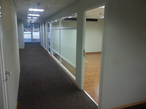 Imagen 4 de 12 de Oficina En Venta ~184 M2 + Terraza, Torre Bvc, Lechería