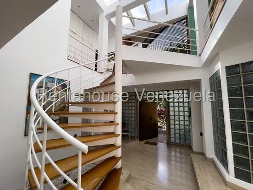 Casa En Venta En Santa Paula Rl