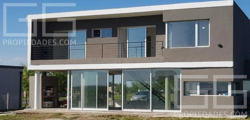 Imagen 3 de 18 de Casa San Sebastián - Área 1 Al 100