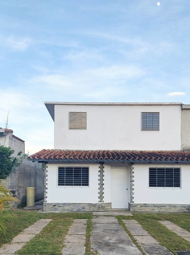 Imagen 1 de 14 de Cómoda Casa A Estrenar En Urb Villa Tovar Carrizal