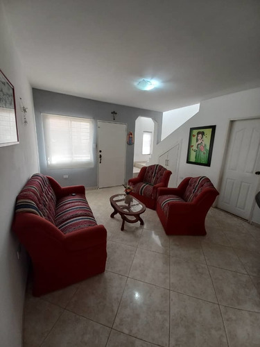 Imagen 10 de 16 de Town House Urb Los Portales