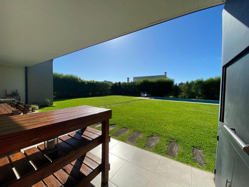 Casa En Venta - 3 Dormitorios 3 Baños - 807mts2 - Dique Luján