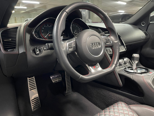 Audi R8 5.2 V10 Spyder S-tronic DSG 7 Vel
