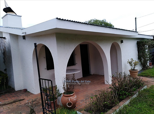 Imagen 2 de 3 de Casa En Venta En La Barra