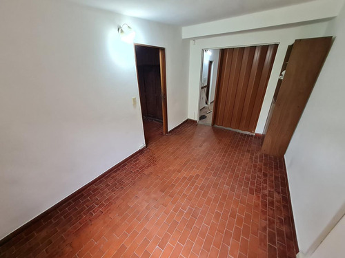 Casa En Venta, Los Polvorines. Excelente Ubicacion, Oportunidad. Retasada.