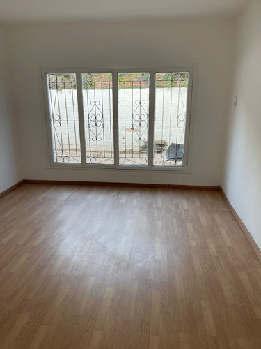 Imagen 8 de 18 de Depto Tipo Casa, Ph Venta Villa Lynch 2 Amb