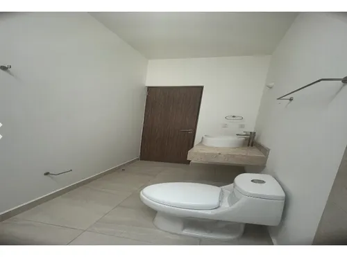 Condominio Vitara, El Marques Queretaro, Casa Club, Alberca, Gym, Accceso Controlado, Vigilancia 24/7, Amplios Espacios, Acabados De Lujo, No Dejes Pasar Esta Oportunidad !!!