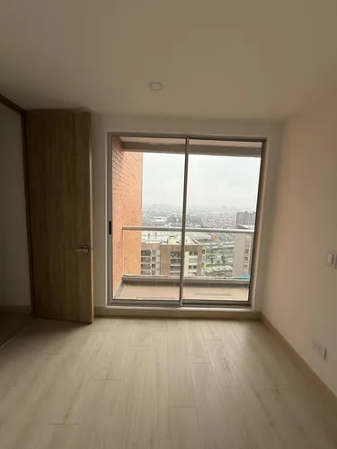 3 Habitaciones, 2 Baños, 2 Parqueaderos, 2 Balcones, 92m2.