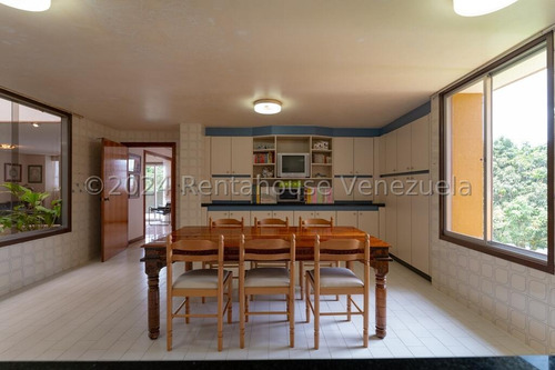 Ms: 25-15159 Vendemos Magnifica Casa En La Lagunita Country Club. Area Terr. 2095me2, A=1000m2, 7h, 8b, 10p.