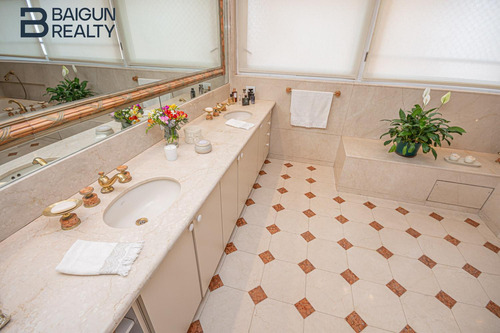 Departamento 5 Ambientes Con 2 Dependencias De Servicio Y 3 Cocheras En Alquiler En Belgrano