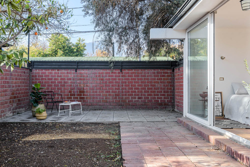 Casa Renovada Y Gran Terreno En Ñuñoa