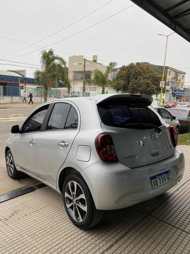 Imagen 3 de 8 de Nissan March 2017 1.6 Advance Media Tech 107cv