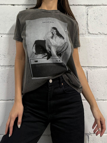 Remera Algodón Prelavado Estampada Mujer Nylon Kate Moss