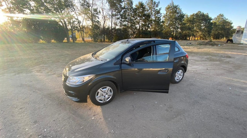 Imagen 9 de 17 de Chevrolet Onix 2017 1.4 Joy Ls + 98cv
