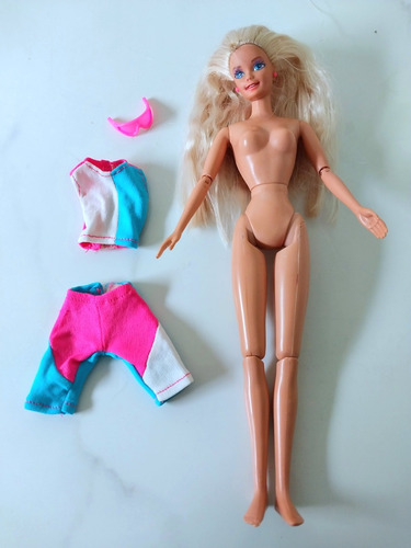 Muñeca Barbie Del 2000 Articulada Con Ropa De Gimnasio (Usado)