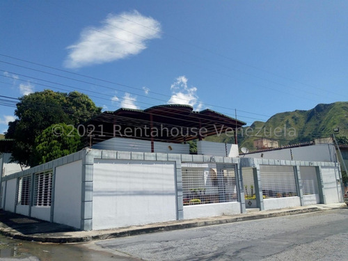 Imagen 1 de 14 de Casa En Venta Barrio Sucre Maracay 22-8046 Df