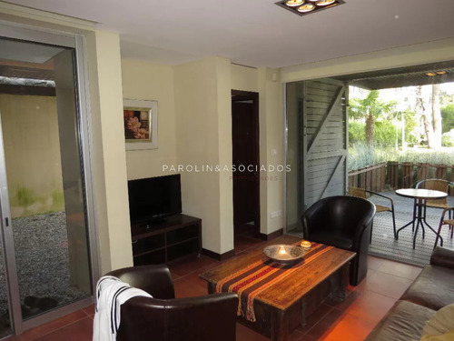 Casa En Venta De 5 Dormitorios En Montoya, Punta Del Este.