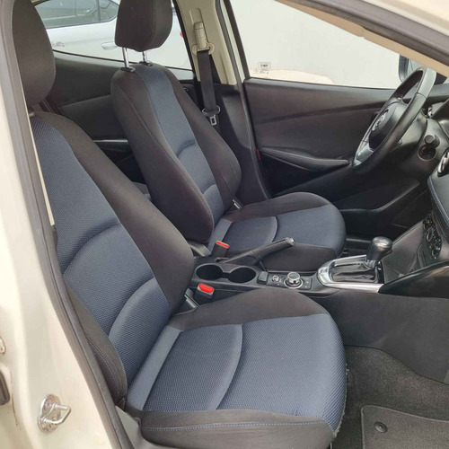 Imagen 7 de 11 de Toyota Yaris 2016 4p Sedn R Xle L4/1.5l Aut