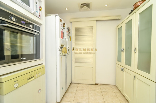 Casa De Cuatro Dormitorios En Venta Punta Del Este- Ref: 2579