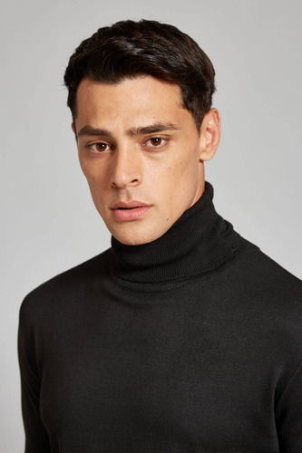 Sweater Devré Polera Liso Negra Hombre 60d000188002