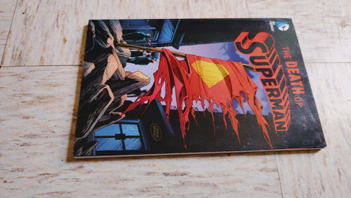 Dc Cómics La Muerte De Superman En Inglés Premium (Usado)