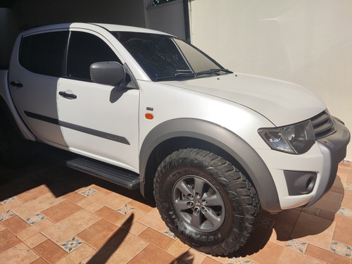 Imagem 5 de 11 de Mitsubishi L200 2017 2.4 Triton Outdoor Cab. Dupla Flex 4p