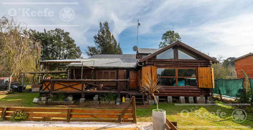 Casa Quinta En Venta En Abasto, Estilo Cabaña Con Hermosa Piscina !!
