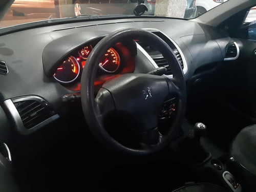 Peugeot 207 1.4 Xr Passion 8v Flex - 2011