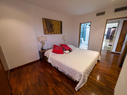 Ss: Vende Apartamento 24-28320 En San Roman De 253,81 M2, 3h/5b/3pe