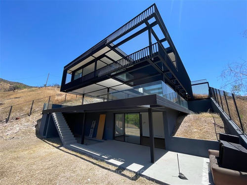 Casa En Venta De 4 Dorm. En Colina