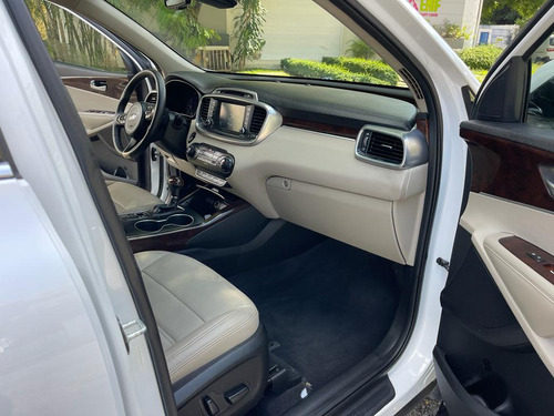 Imagen 9 de 15 de Kia Sorento Americana