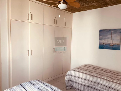 Alquiler Verano Apartamento De 3 Dormitorios + Servicio, Con Vista Al Mar.